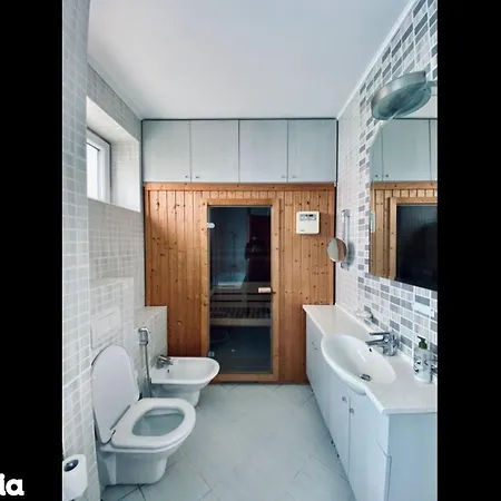 Apartamnet Lux** 3 Dormitoare Apartment
