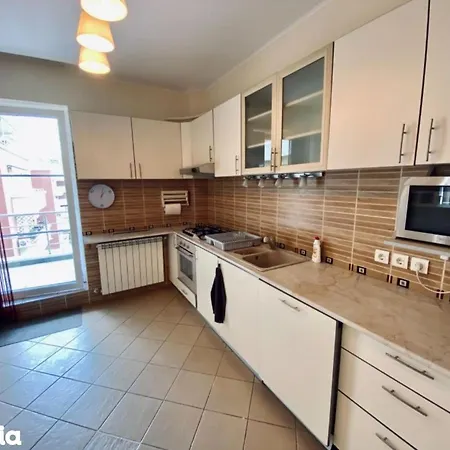 Apartamnet Lux** 3 Dormitoare